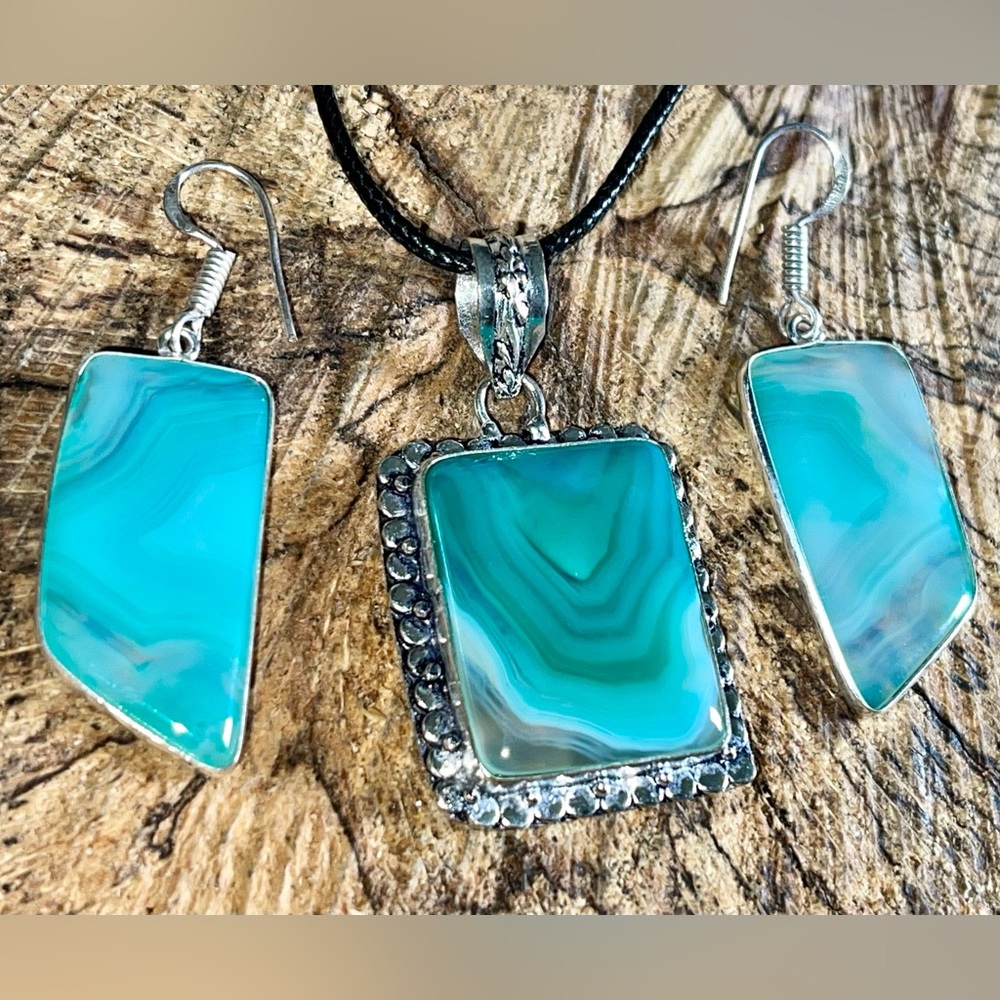 Green Lace Agate Pendant & Earrings Set